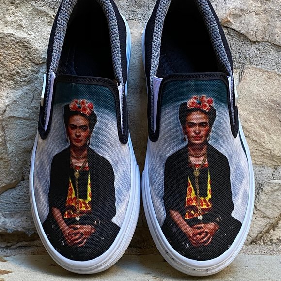 NEW VINTAGE Shoes - WOMEN'S PRINTED CANVAS SNEAKERS "FRIDA KAH…